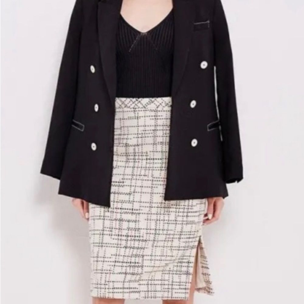 Banana Republic size 8 tweed skirt great with boots